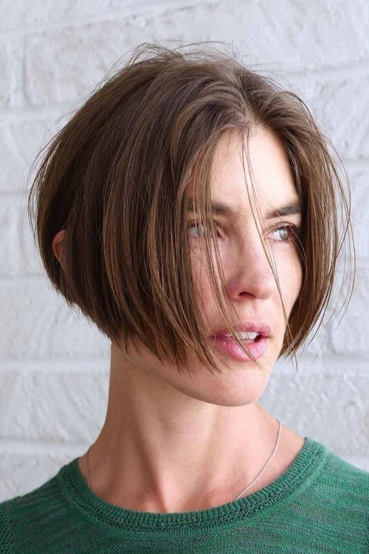 Asymmetric french bob longer on one side