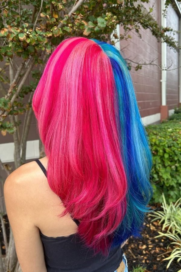 Half hot pink half teal split-dyed straight hair