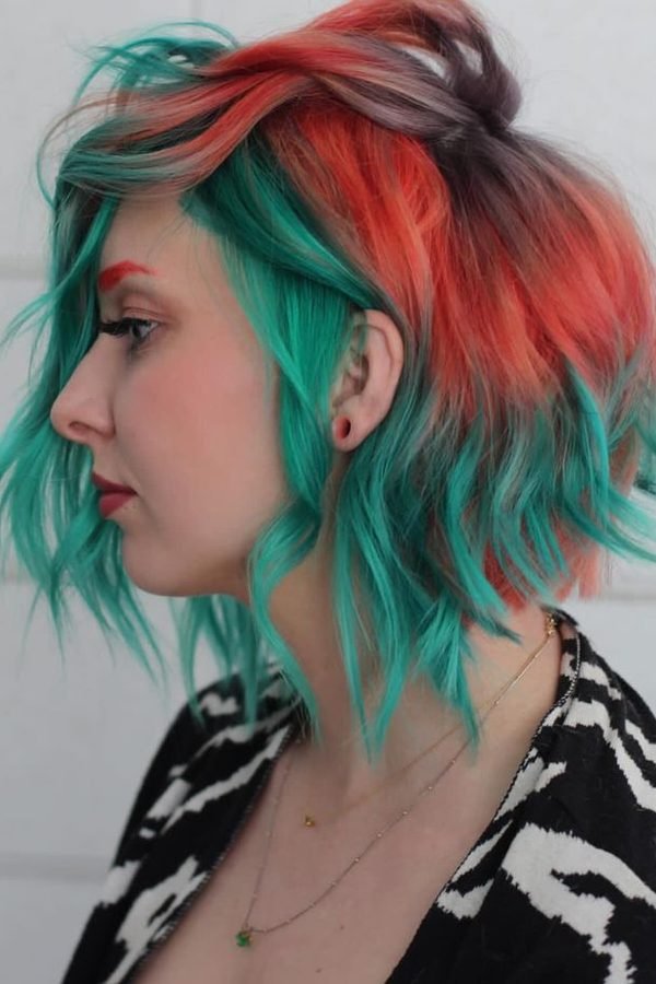 Short crop with teal and coral pink colour
