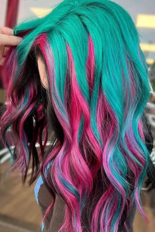 Tousled waves in teal and pink fashion colours